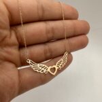 گردنبند متصل طرح قلب و بال کشیده