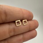 گوشواره میخی مربع تو خالی