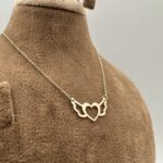 گردنبند متصل طرح قلب و بال