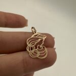 پلاک دختر مو پفی