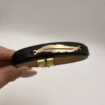 دستبند چرم طرح پر