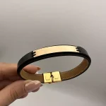 دستبند چرم طرح مستطیل مات