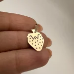 پلاک توت فرنگی