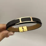 دستبند چرم طرح مستطیل تو خالی