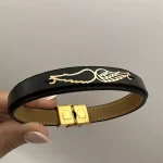 دستبند چرم طرح بال فرشته