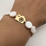 دستبند کادوئی طرح دوربین