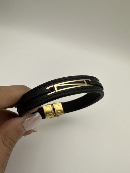 دستبند چرم طرح 44