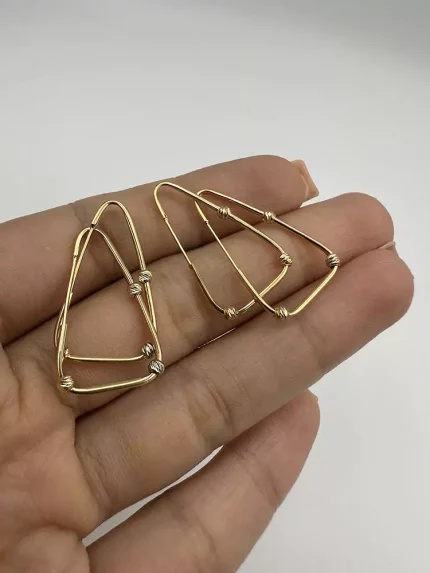 گوشواره مثلث و گوی البرنادو