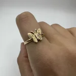 انگشتر پروانه