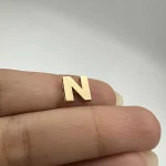 پلاک حرف سه بعدی N