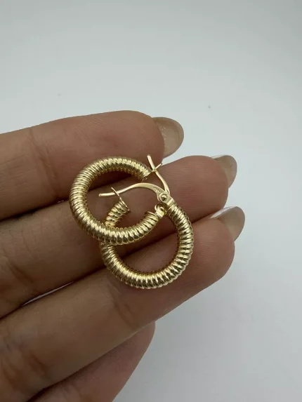 گوشواره حلقه ای پیچی