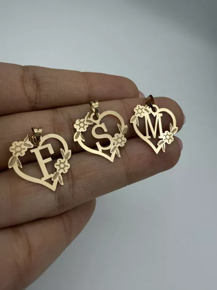 پلاک حروف قلبی و گل