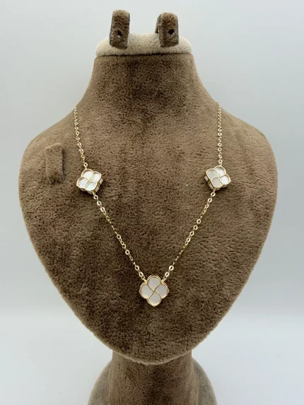 گردنبند سه ونکلیف سفید