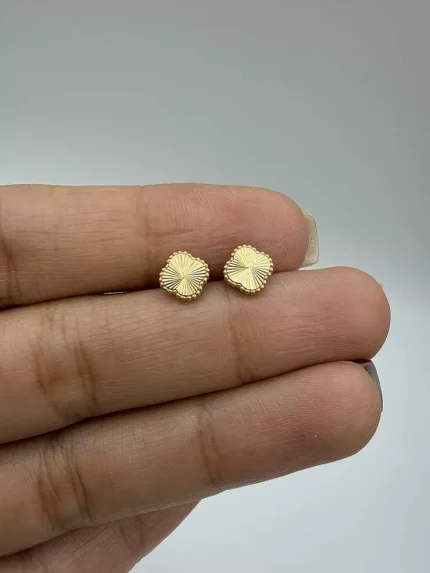 گوشواره میخی ونکلیف