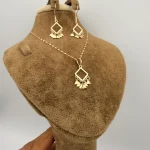 نیم ست لوزی آویز مثلث